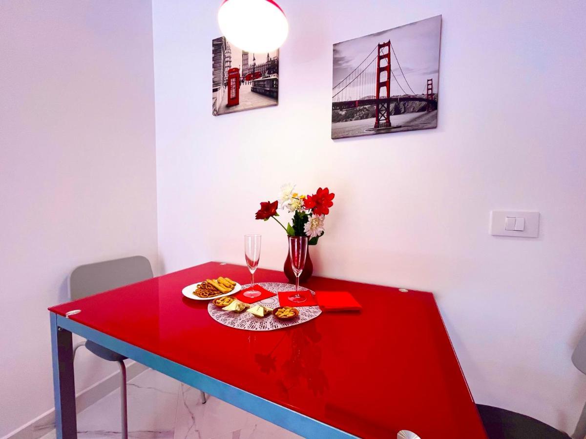 Miss Flora Olympia Apartment Плая де лас Америкас Екстериор снимка
